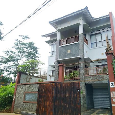 Villa Padasuka Raisa By Grorental Bandung Zewnętrze zdjęcie